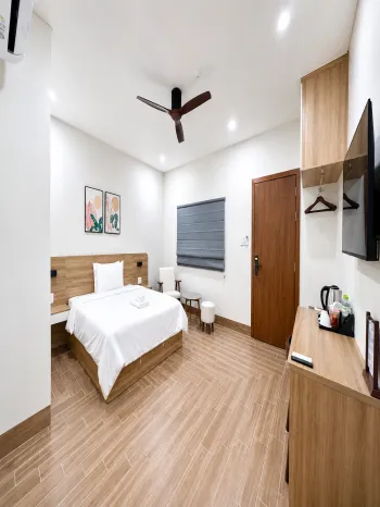 Phòng Deluxe Hướng Hồ Bơi